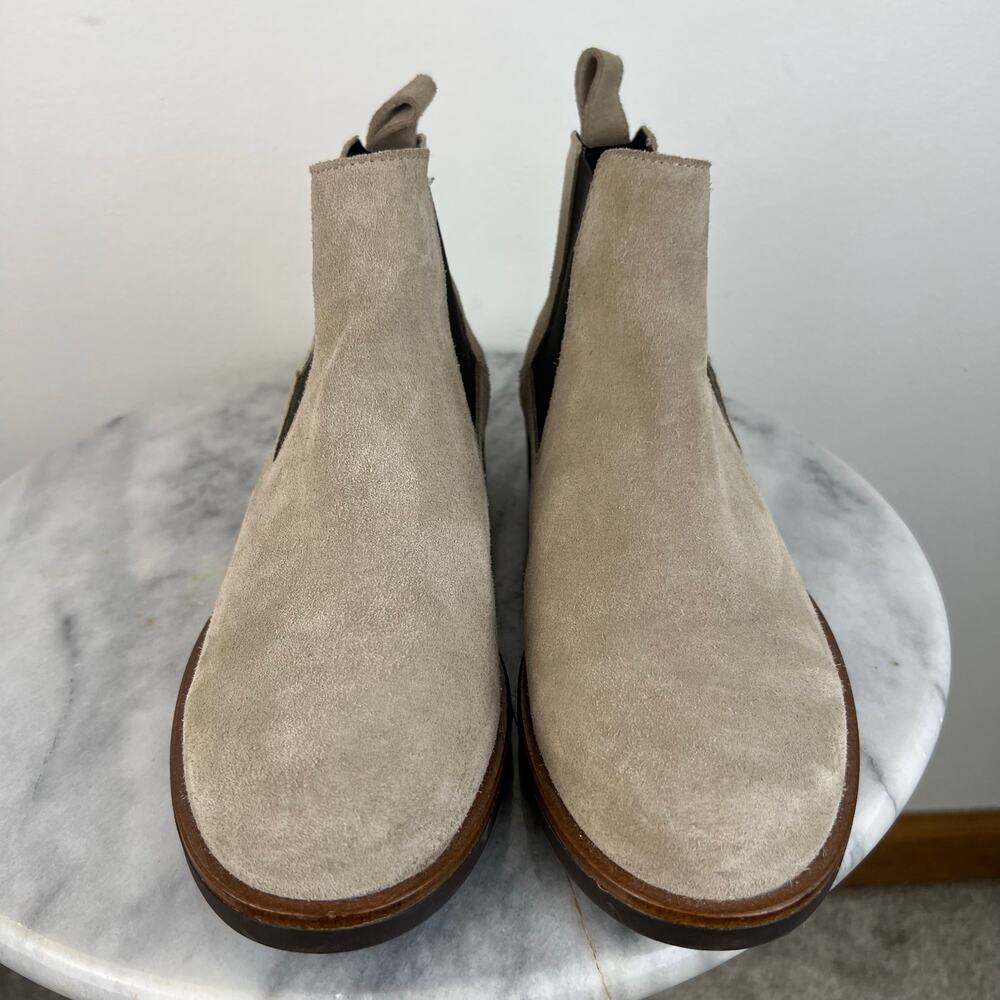 Clarks Women's Beige Suede Pull On Ankle Chelsea Boots (Sz 8.5) - Picture 5 of 11